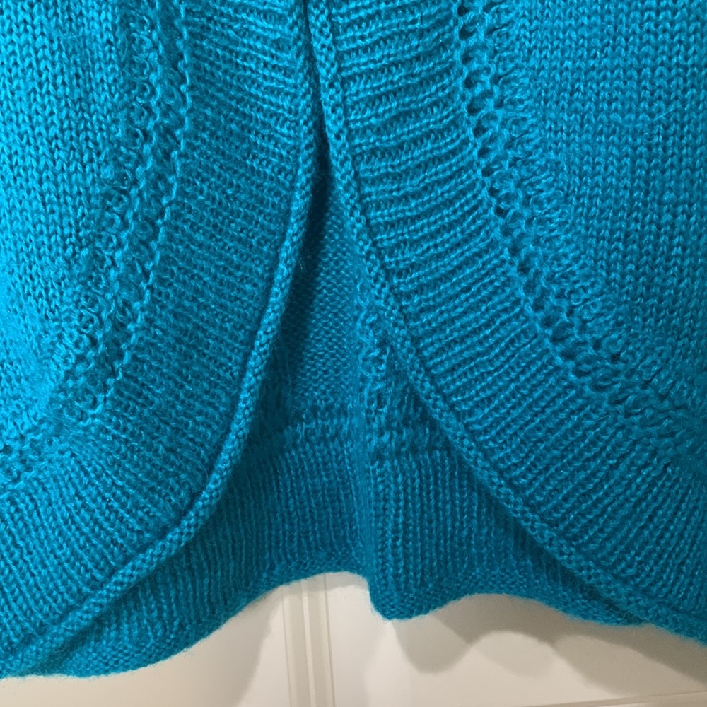 Chico’s size 1 turquoise long sleeve sweater - Picture 8 of 8